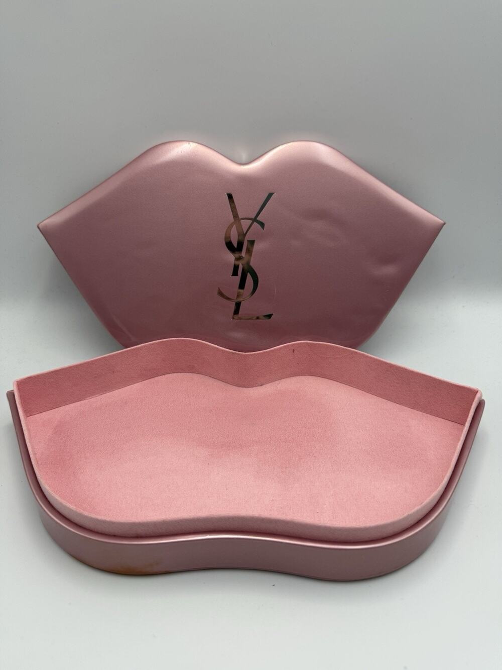 YSL Yves Saint Laurent Pink Lip Shaped Hard Shell Vanity Box Makeup Storage Case